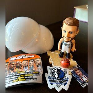 ZURU NBA Ballers 5 Surprise Mystery Figure LUKA DONCIC, Dallas Mavericks